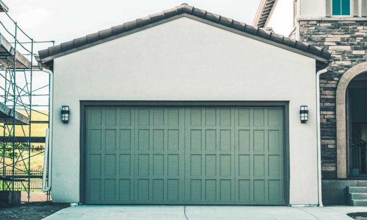 Rodzaje bram garażowych – zalety i wady