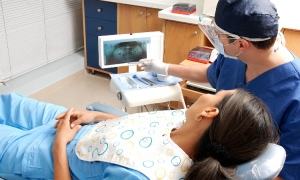 Na czym polegają implanty stomatologiczne i kiedy się je stosuje?